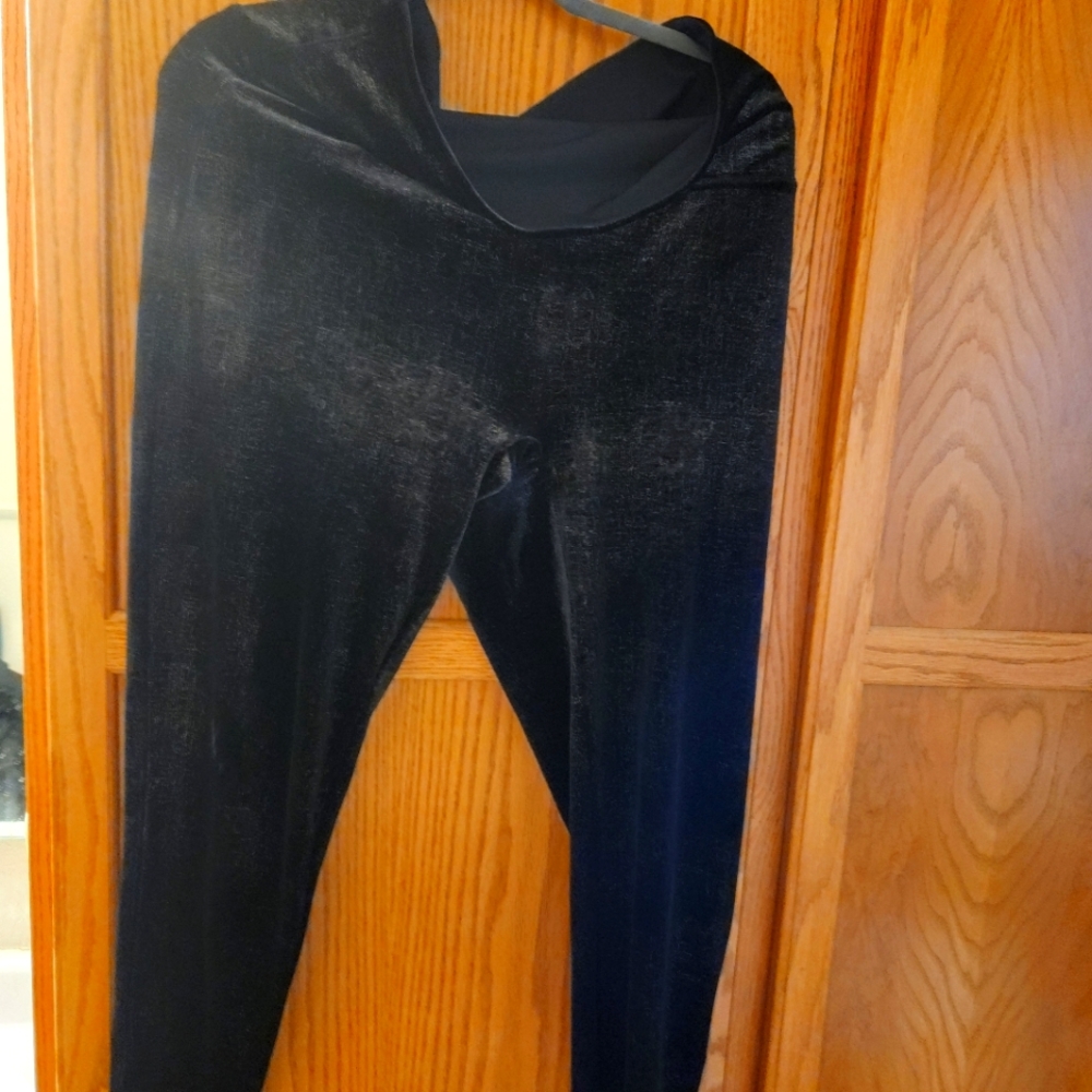 Black and gold velvet Spanx leggings size 2x